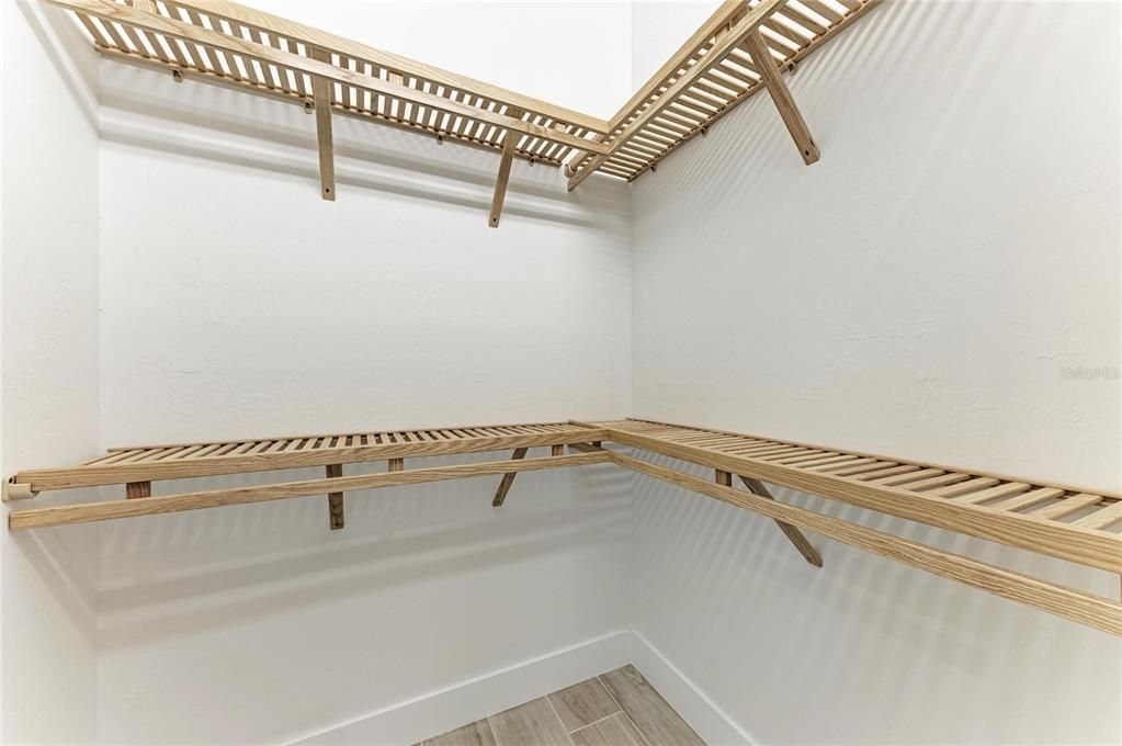 For Sale: $1,399,000 (3 beds, 2 baths, 2437 Square Feet)