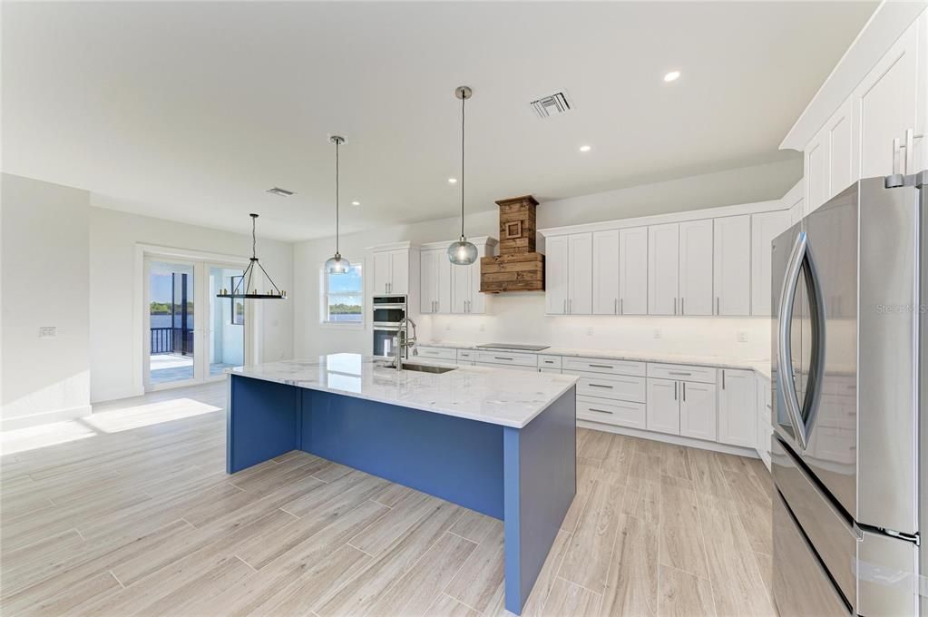 For Sale: $1,399,000 (3 beds, 2 baths, 2437 Square Feet)