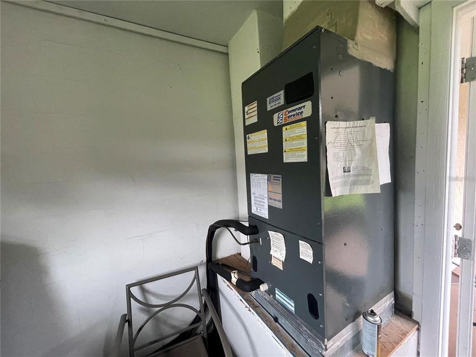 待售: $280,000 (2 贝兹, 1 浴室, 900 平方英尺)