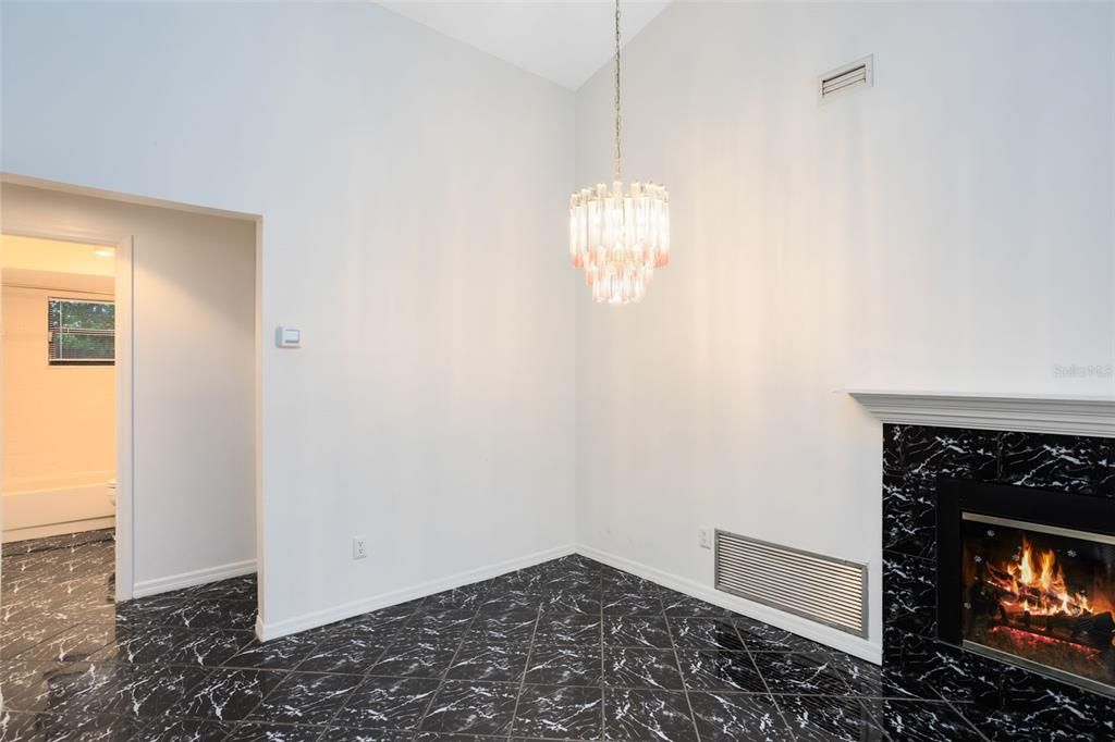 出租: $2,195 (2 贝兹, 2 浴室, 1408 平方英尺)