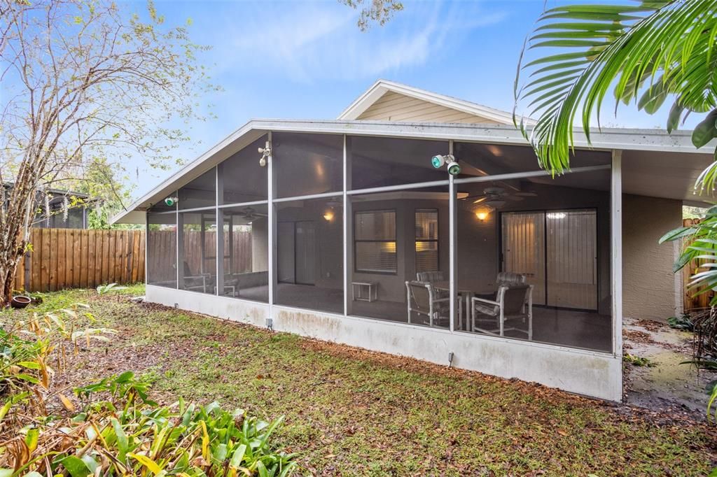 出租: $2,195 (2 贝兹, 2 浴室, 1408 平方英尺)