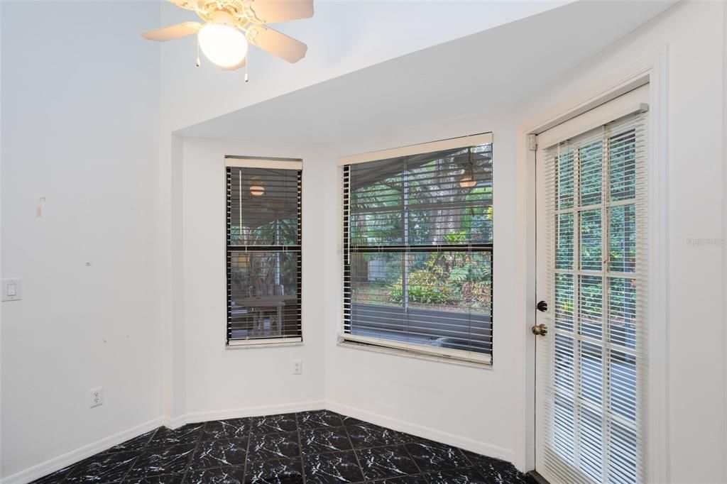 出租: $2,195 (2 贝兹, 2 浴室, 1408 平方英尺)