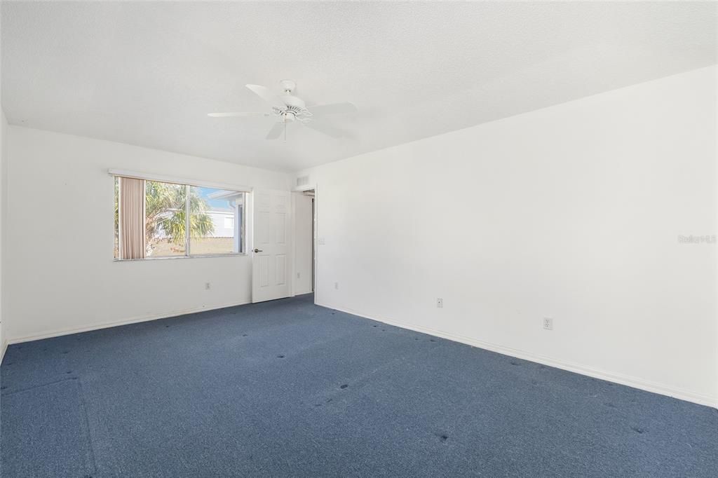 待售: $235,000 (2 贝兹, 2 浴室, 1388 平方英尺)