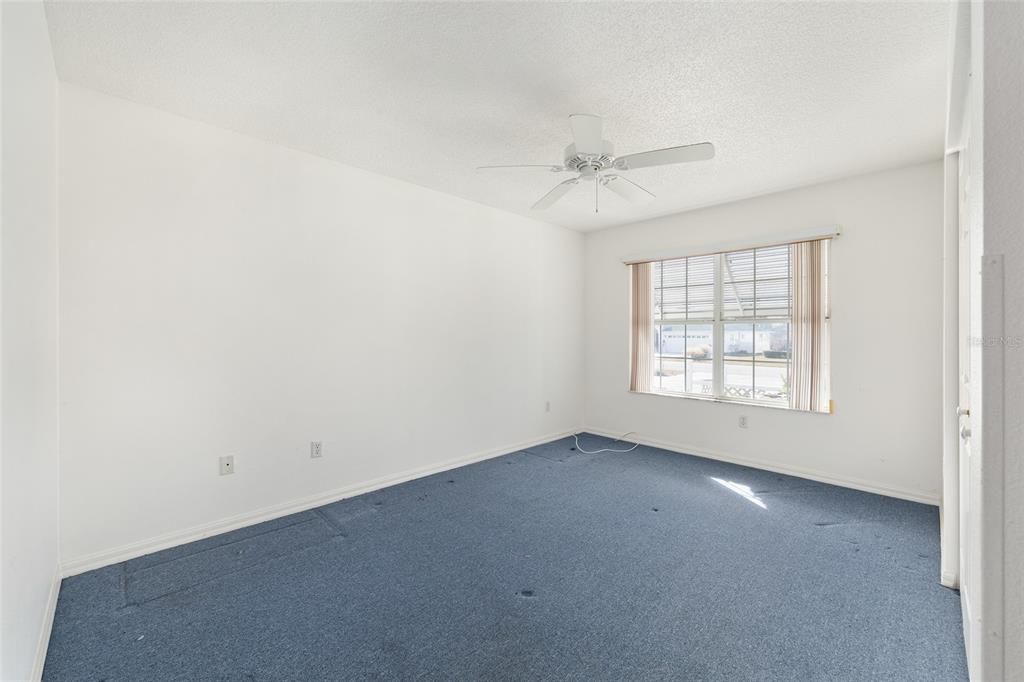 待售: $235,000 (2 贝兹, 2 浴室, 1388 平方英尺)