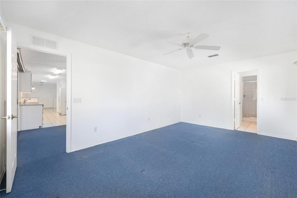 待售: $235,000 (2 贝兹, 2 浴室, 1388 平方英尺)