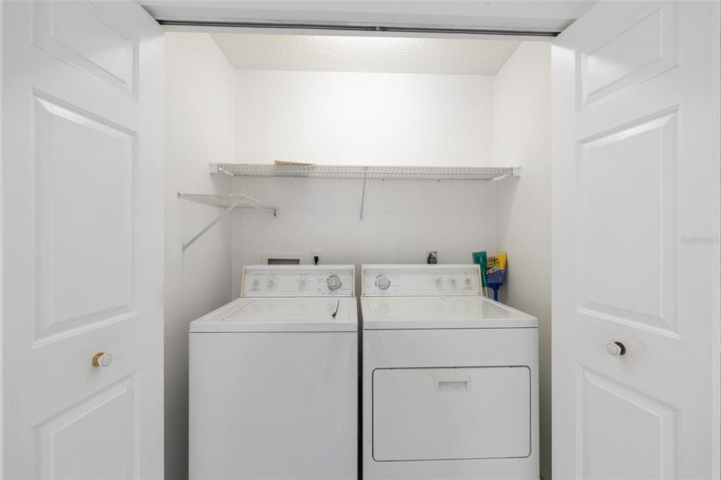 待售: $235,000 (2 贝兹, 2 浴室, 1388 平方英尺)