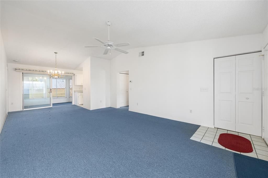 待售: $235,000 (2 贝兹, 2 浴室, 1388 平方英尺)