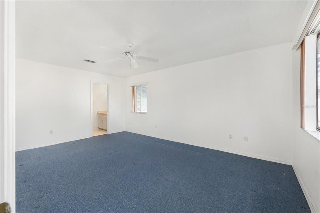 待售: $235,000 (2 贝兹, 2 浴室, 1388 平方英尺)