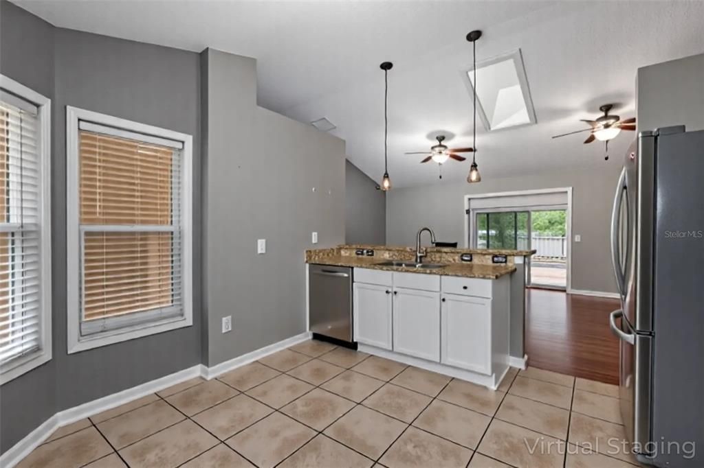 На продажу: $449,000 (4 спален, 2 ванн, 2069 Квадратных фут)