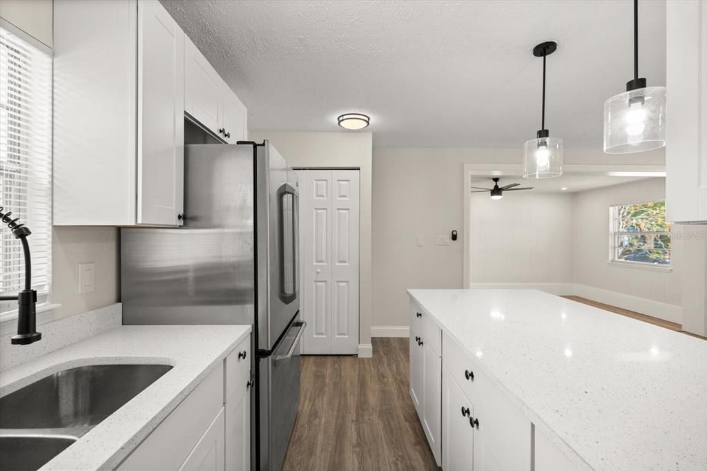 For Sale: $315,000 (3 beds, 2 baths, 1100 Square Feet)