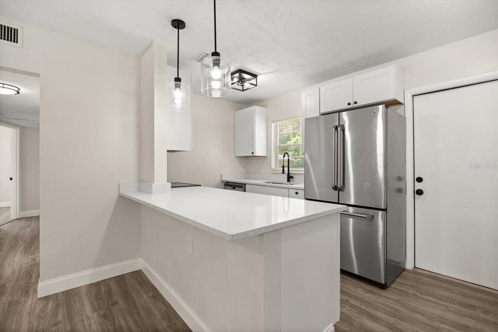 For Sale: $315,000 (3 beds, 2 baths, 1100 Square Feet)