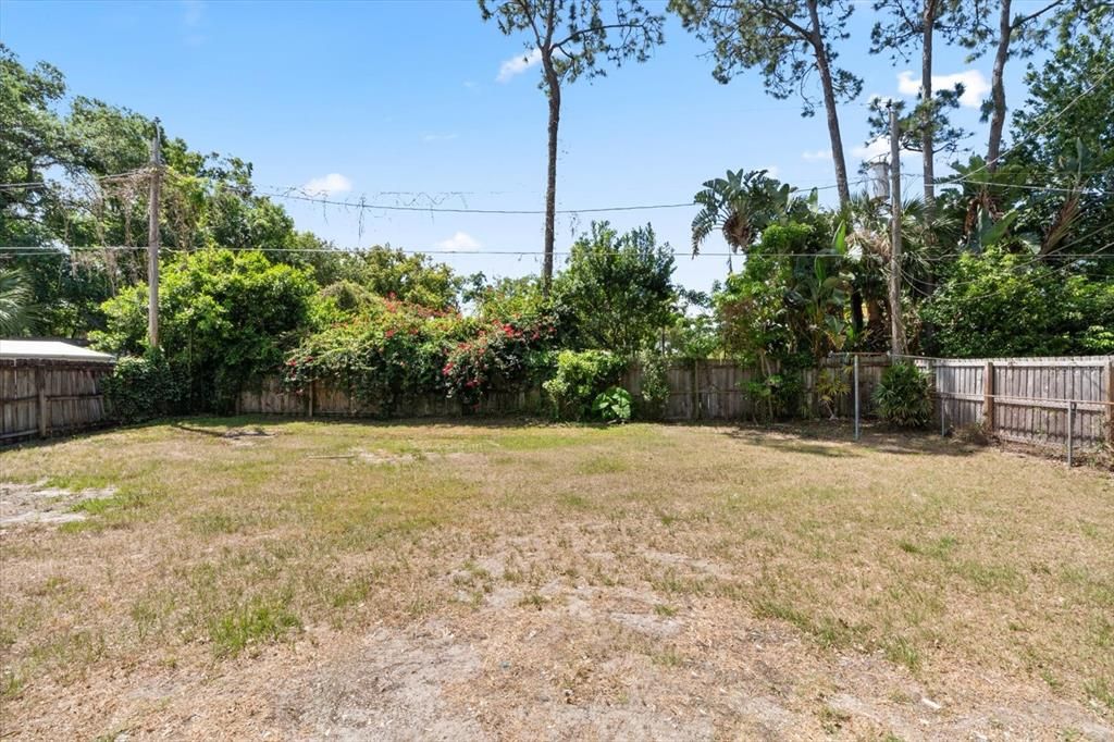 For Sale: $315,000 (3 beds, 2 baths, 1100 Square Feet)