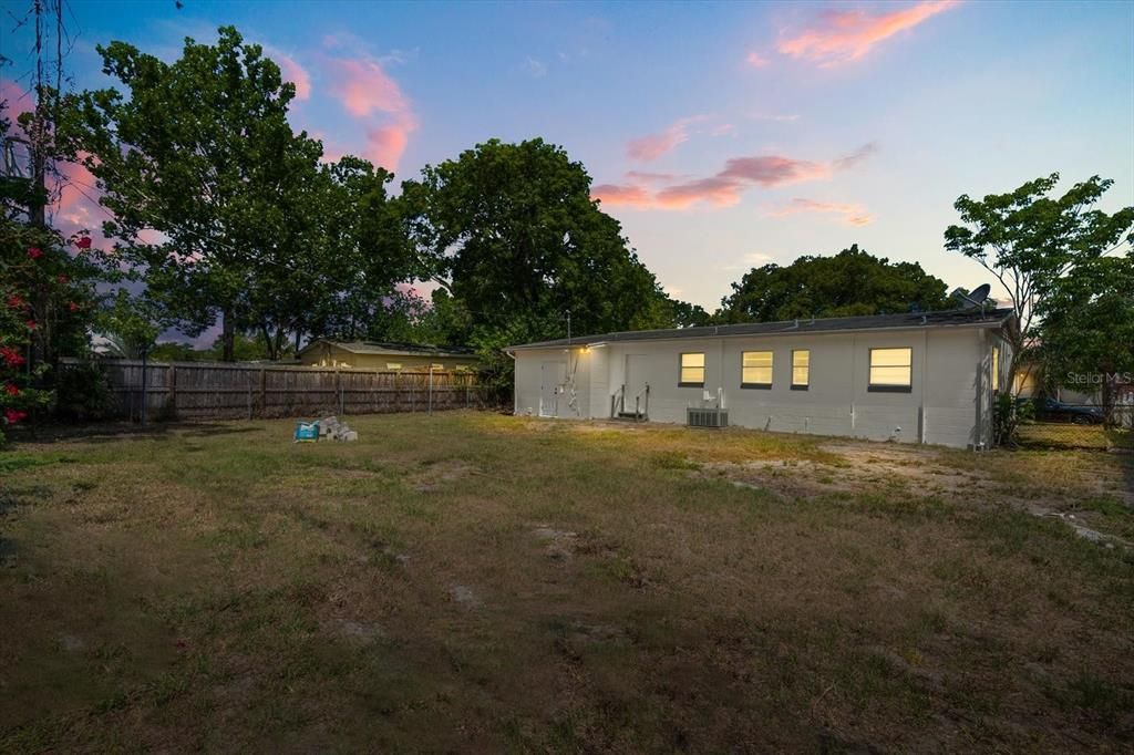 For Sale: $315,000 (3 beds, 2 baths, 1100 Square Feet)