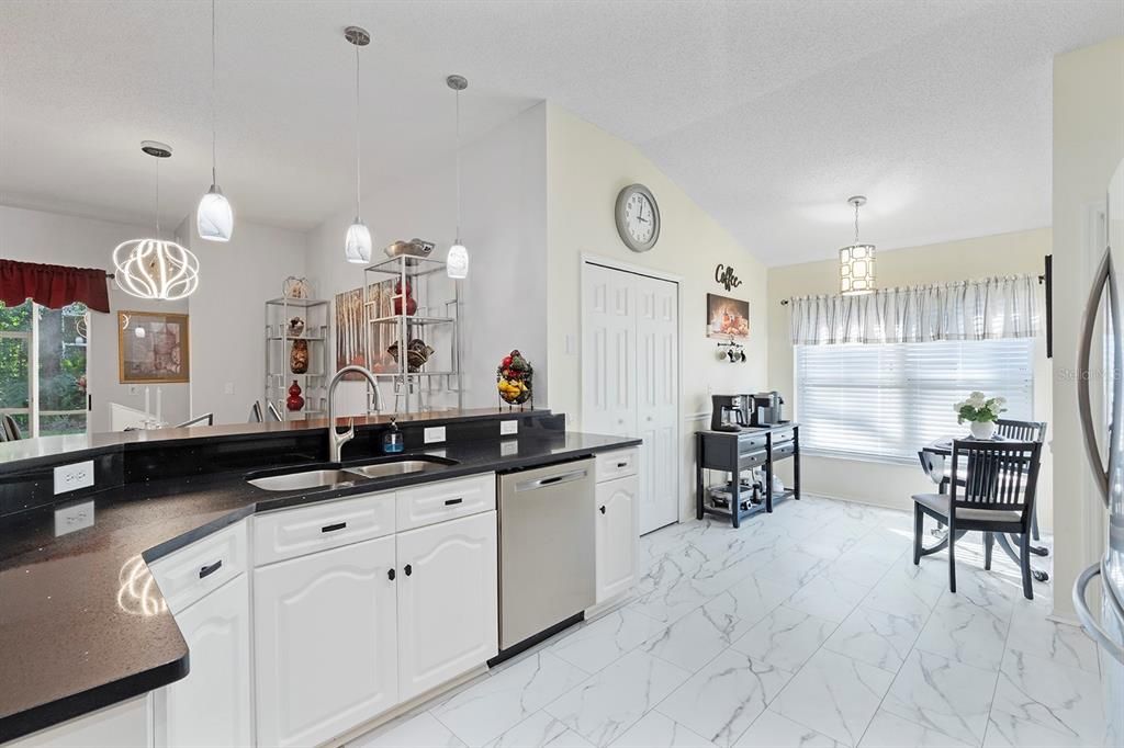 En Venta: $475,000 (3 camas, 2 baños, 1628 Pies cuadrados)