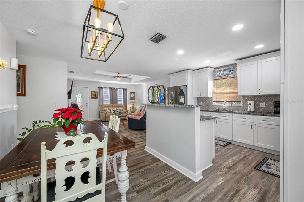 待售: $365,000 (3 贝兹, 2 浴室, 1200 平方英尺)