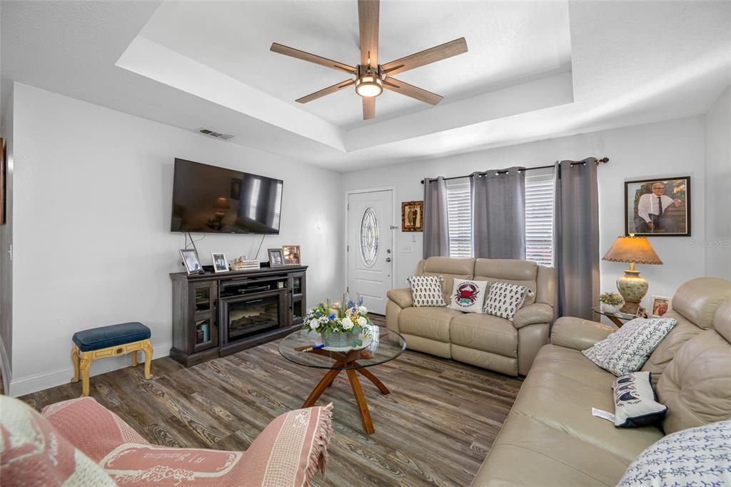 待售: $365,000 (3 贝兹, 2 浴室, 1200 平方英尺)