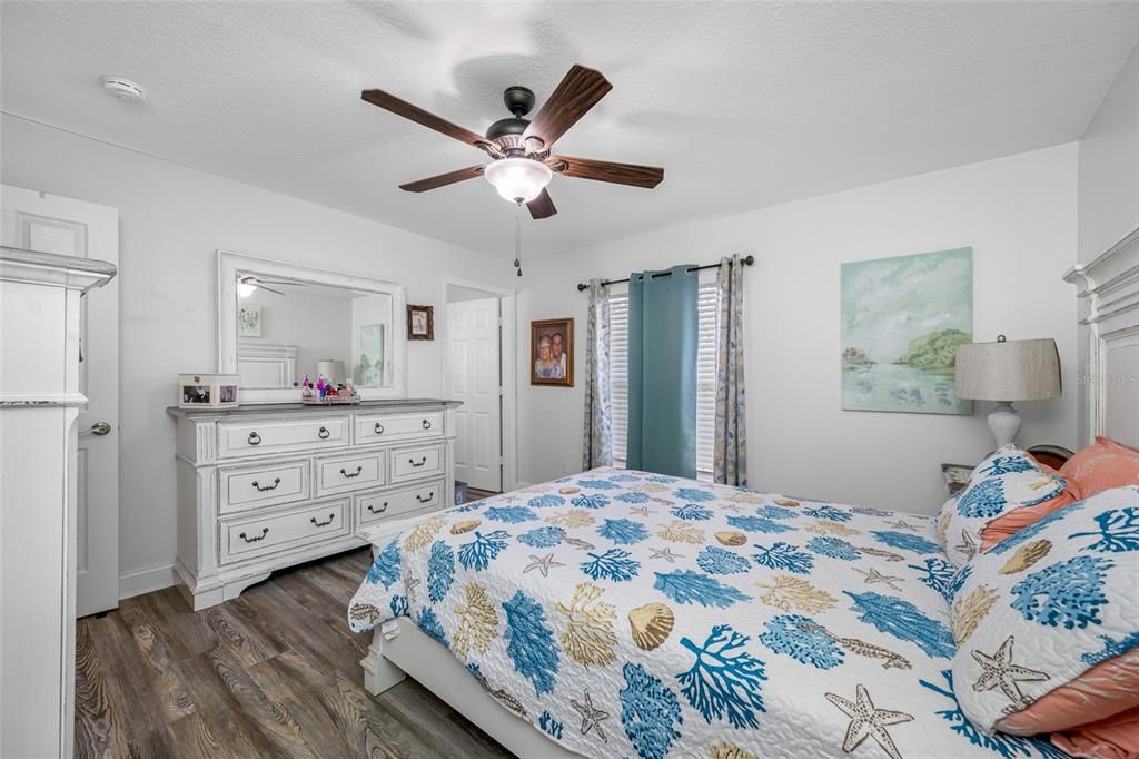 待售: $365,000 (3 贝兹, 2 浴室, 1200 平方英尺)