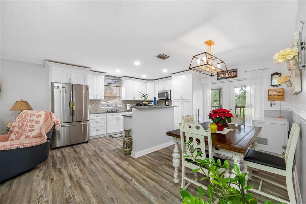 待售: $365,000 (3 贝兹, 2 浴室, 1200 平方英尺)