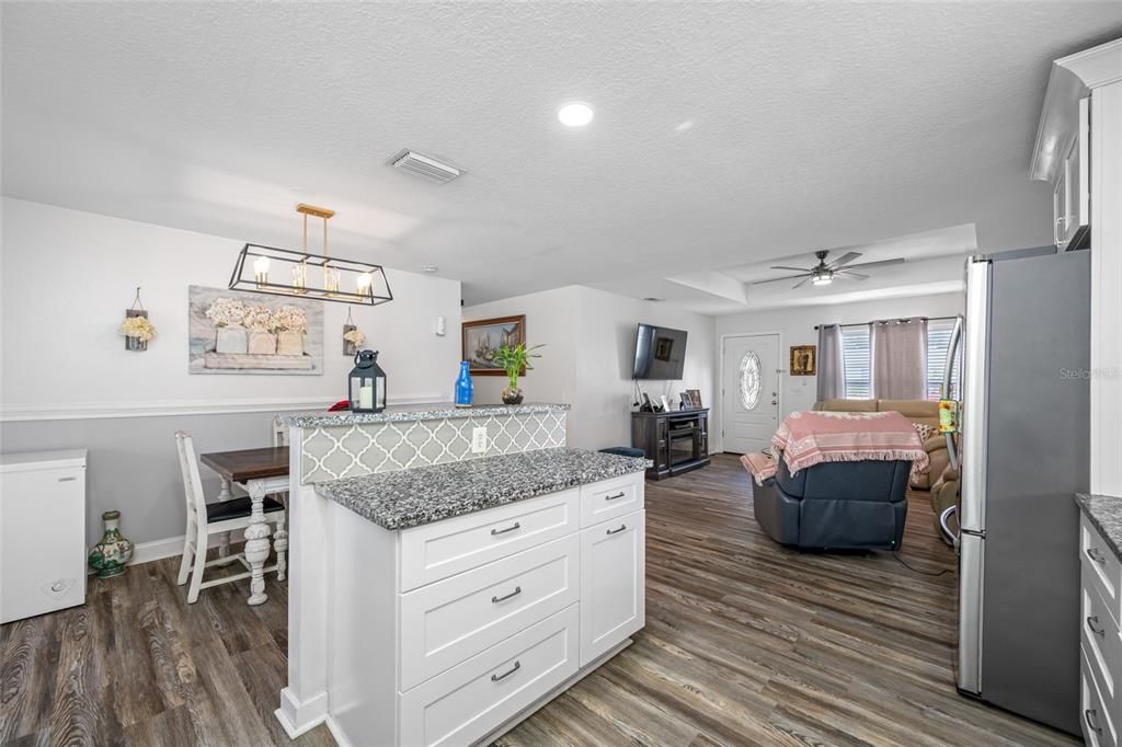 待售: $365,000 (3 贝兹, 2 浴室, 1200 平方英尺)