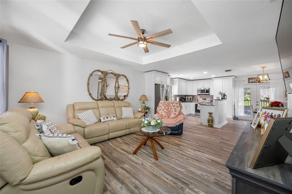 待售: $365,000 (3 贝兹, 2 浴室, 1200 平方英尺)