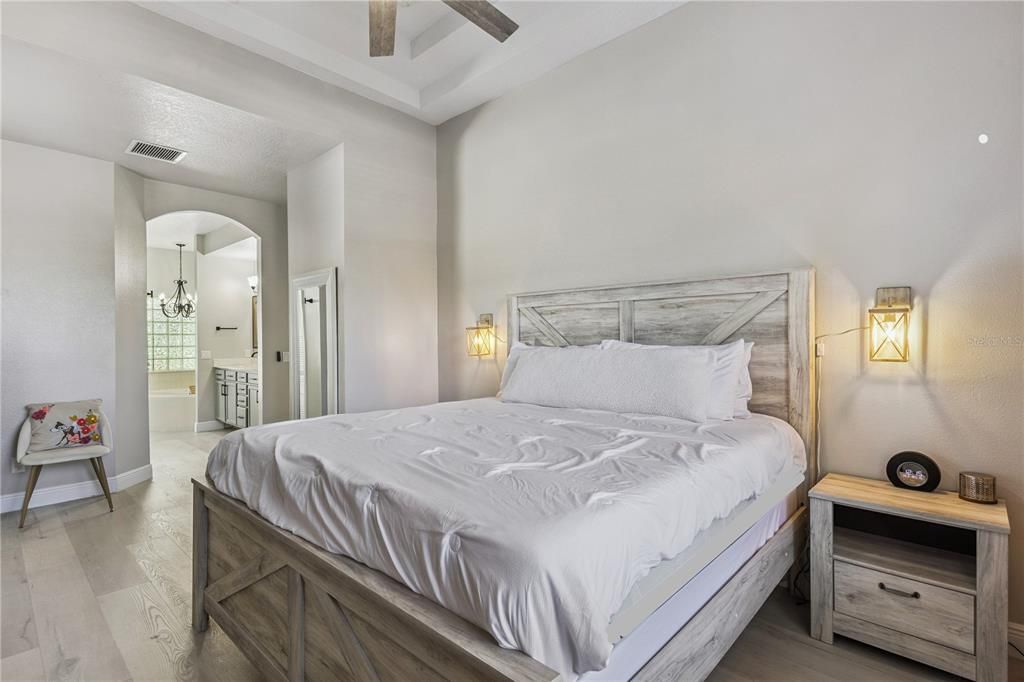 En Venta: $489,500 (4 camas, 2 baños, 2503 Pies cuadrados)