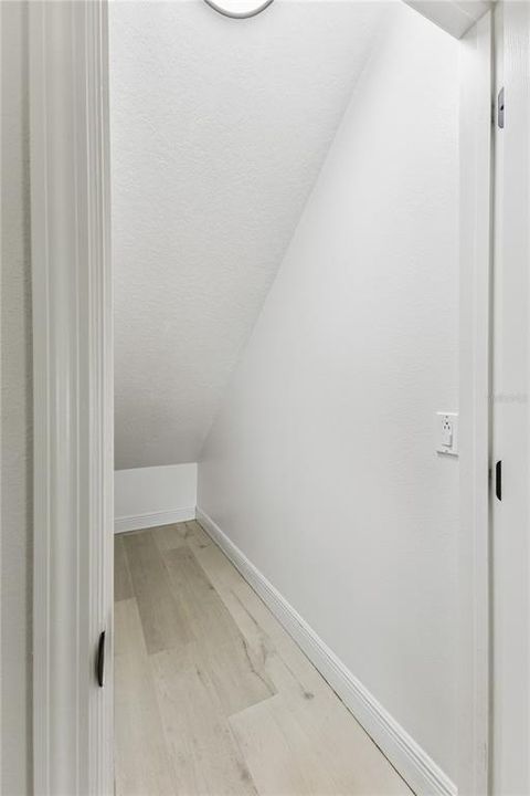 En Venta: $489,500 (4 camas, 2 baños, 2503 Pies cuadrados)