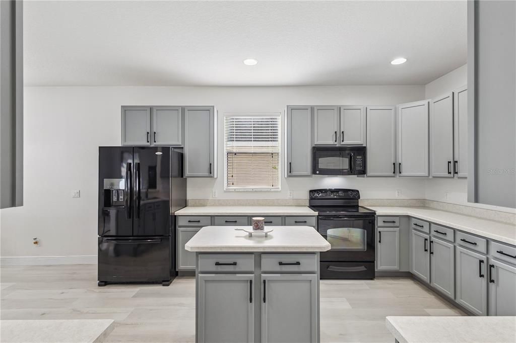 En Venta: $489,500 (4 camas, 2 baños, 2503 Pies cuadrados)