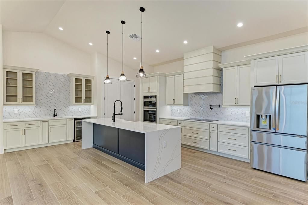 For Sale: $1,950,000 (3 beds, 3 baths, 2369 Square Feet)