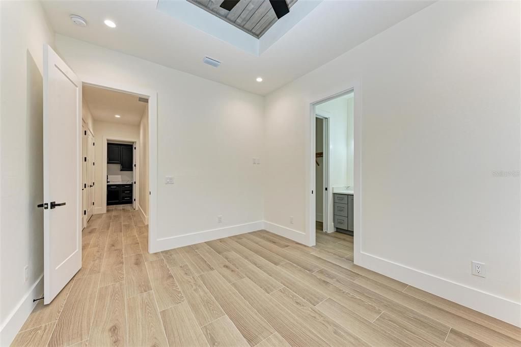 For Sale: $1,950,000 (3 beds, 3 baths, 2369 Square Feet)