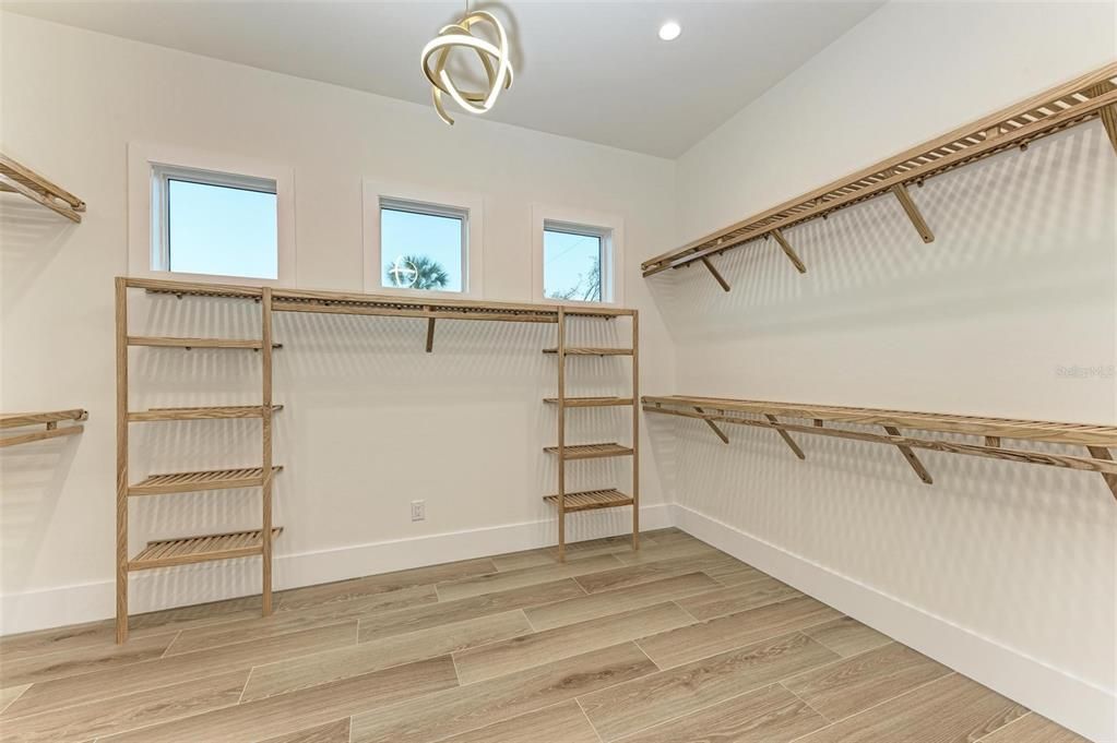 For Sale: $1,950,000 (3 beds, 3 baths, 2369 Square Feet)