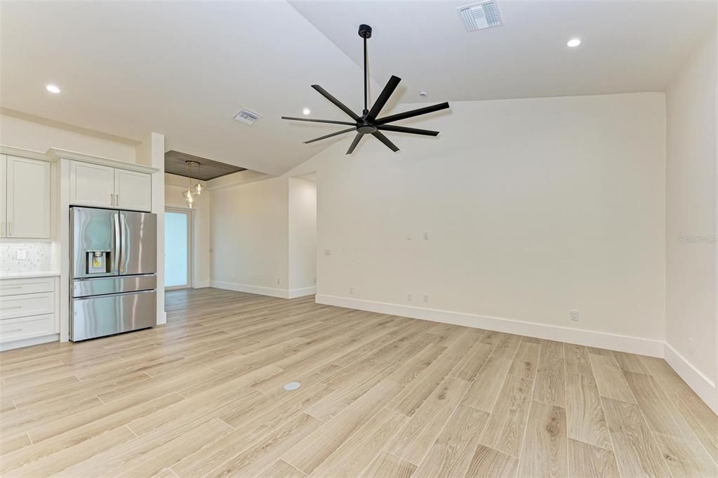 For Sale: $1,950,000 (3 beds, 3 baths, 2369 Square Feet)