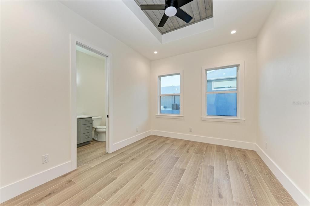 For Sale: $1,950,000 (3 beds, 3 baths, 2369 Square Feet)