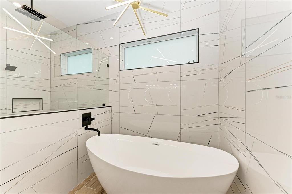 For Sale: $1,950,000 (3 beds, 3 baths, 2369 Square Feet)