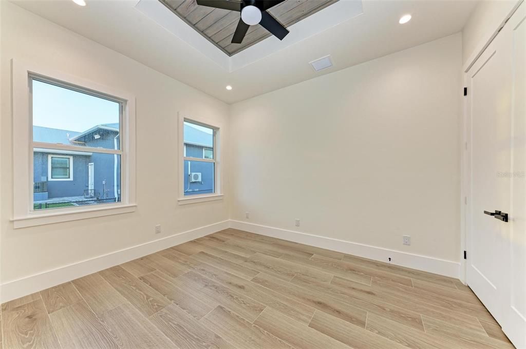 For Sale: $1,950,000 (3 beds, 3 baths, 2369 Square Feet)