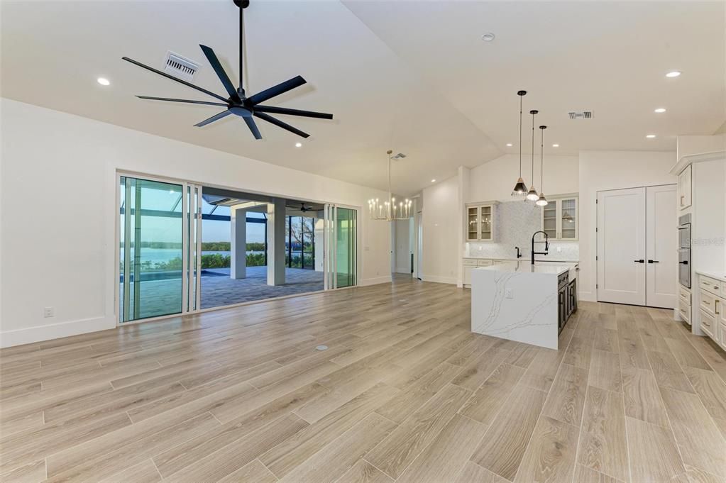 For Sale: $1,950,000 (3 beds, 3 baths, 2369 Square Feet)