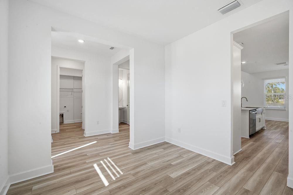 For Sale: $578,999 (4 beds, 3 baths, 2600 Square Feet)