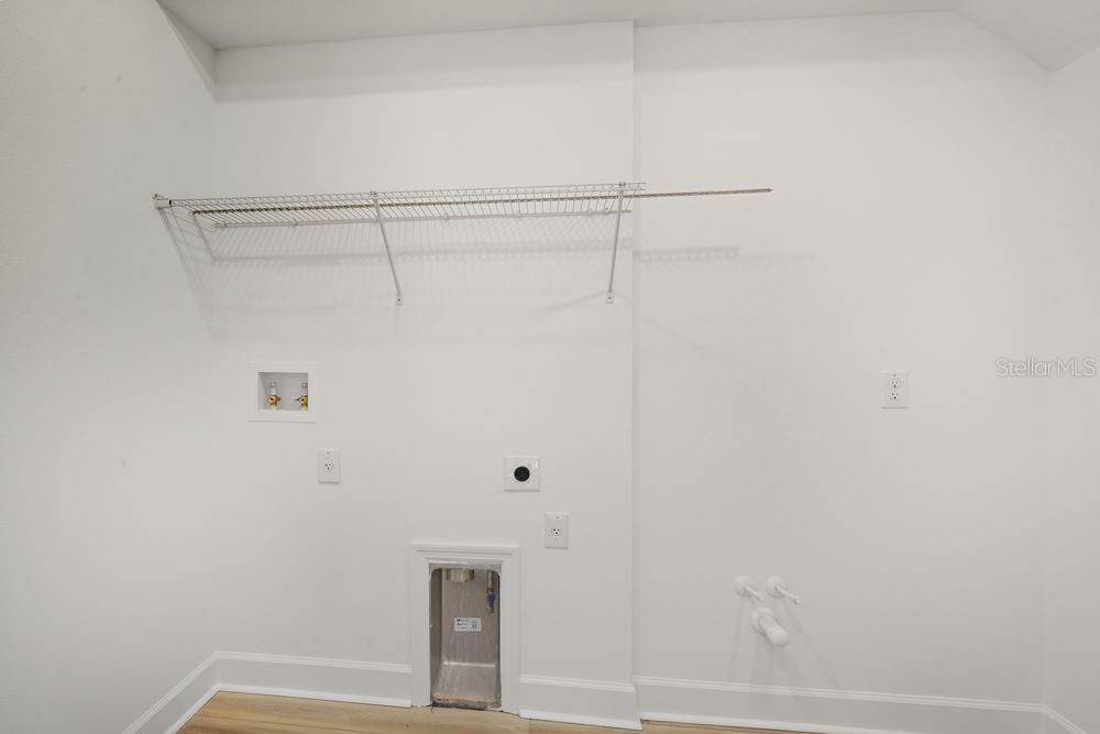 For Sale: $578,999 (4 beds, 3 baths, 2600 Square Feet)