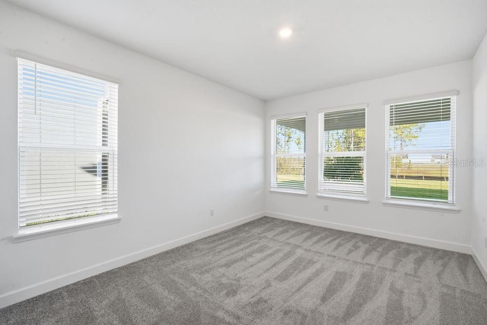 For Sale: $578,999 (4 beds, 3 baths, 2600 Square Feet)