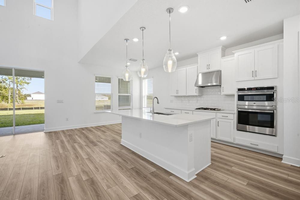 For Sale: $578,999 (4 beds, 3 baths, 2600 Square Feet)