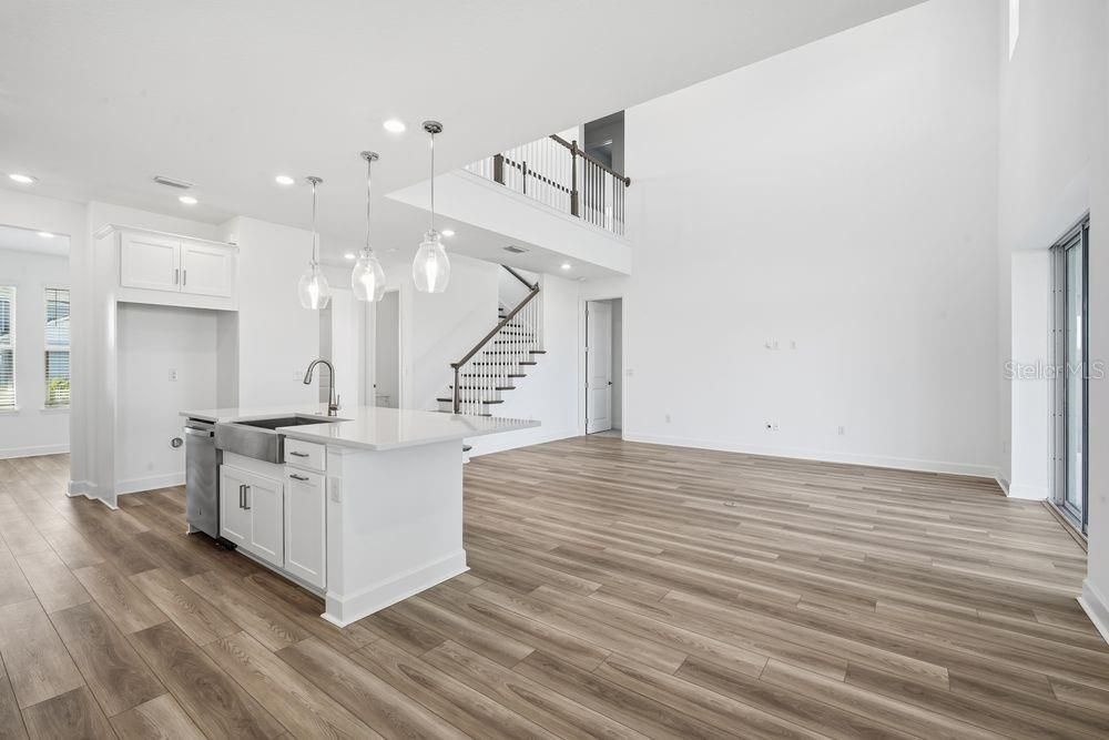 For Sale: $578,999 (4 beds, 3 baths, 2600 Square Feet)