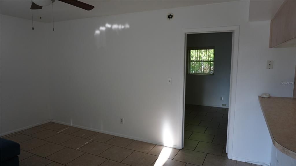 出租: $1,350 (1 贝兹, 1 浴室, 575 平方英尺)