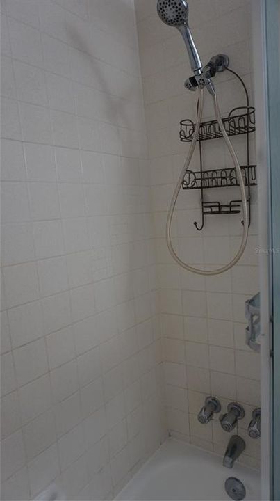 出租: $1,350 (1 贝兹, 1 浴室, 575 平方英尺)