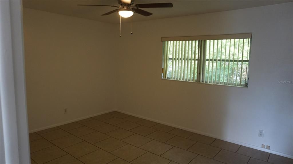 出租: $1,350 (1 贝兹, 1 浴室, 575 平方英尺)