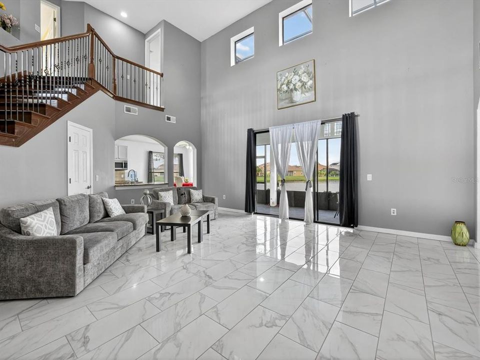 На продажу: $624,990 (6 спален, 4 ванн, 4303 Квадратных фут)