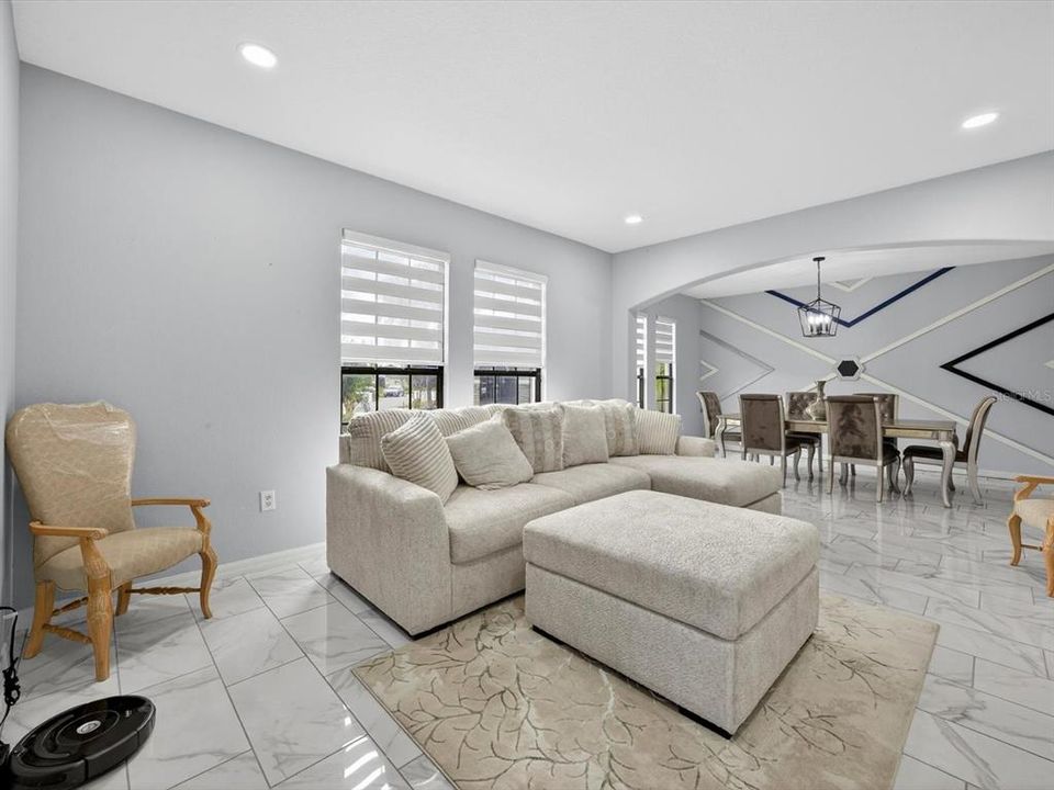 На продажу: $624,990 (6 спален, 4 ванн, 4303 Квадратных фут)