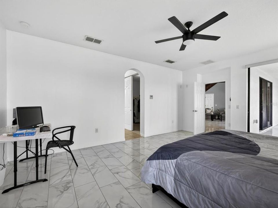 На продажу: $624,990 (6 спален, 4 ванн, 4303 Квадратных фут)