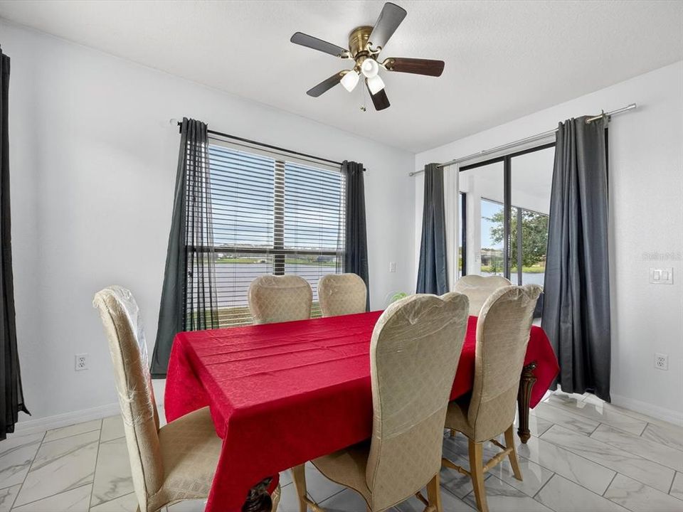 На продажу: $624,990 (6 спален, 4 ванн, 4303 Квадратных фут)