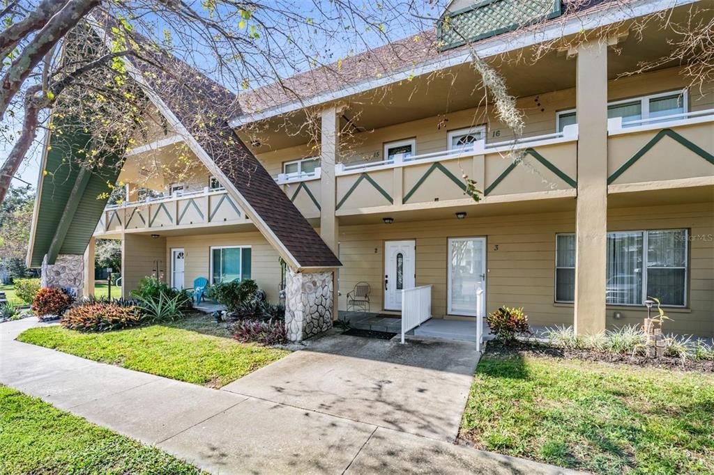 待售: $130,000 (1 贝兹, 1 浴室, 825 平方英尺)