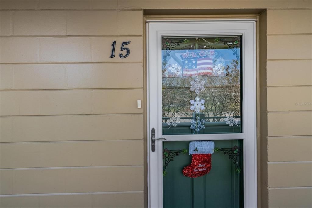 待售: $130,000 (1 贝兹, 1 浴室, 825 平方英尺)