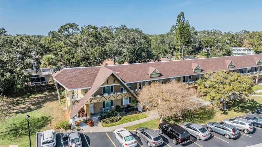 待售: $130,000 (1 贝兹, 1 浴室, 825 平方英尺)